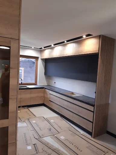 Firma R-MAX . Latoszek R.